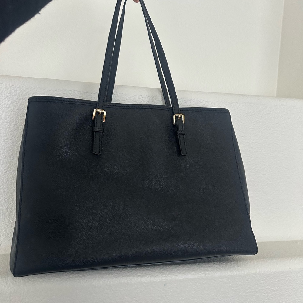 Michael Kors Black Large Shoulder Bag - Picture 2 of 8